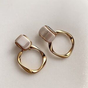 NEW Elegant Gold and White Hoop Earrings. Trendy Earrings.
